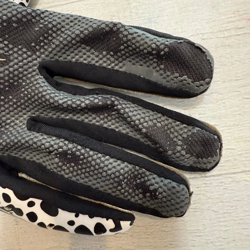 Nike Youth Vapor Jet 7.0 Football Gloves‎ black and white Youth Medium